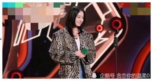 穿书娱乐圈吃瓜文女主,吃瓜女主的逆袭之路